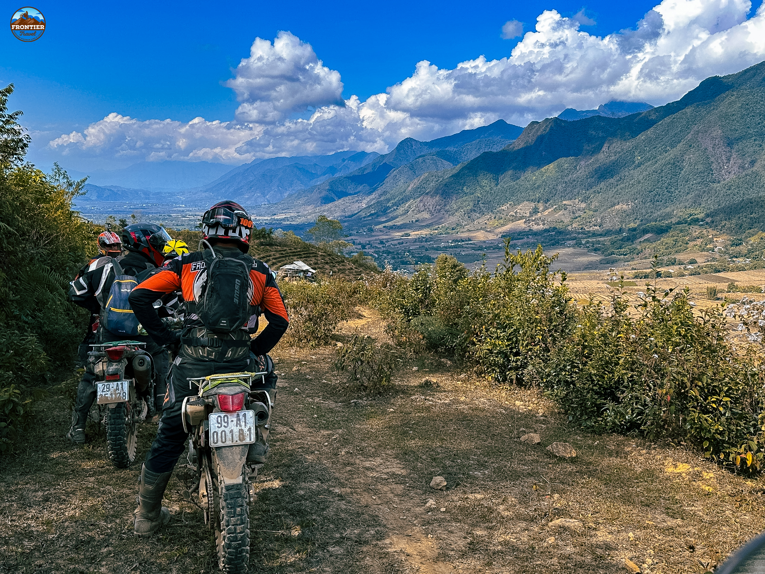 Day 1: HANOI – VU LINH (APPROX 180 KM) (L/D)